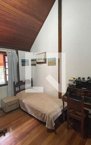 Casa para alugar com 245m², 4 quartos e 5 vagas Casa para alugar com 245m², 4 quartos e 5 vagasSuíte 3