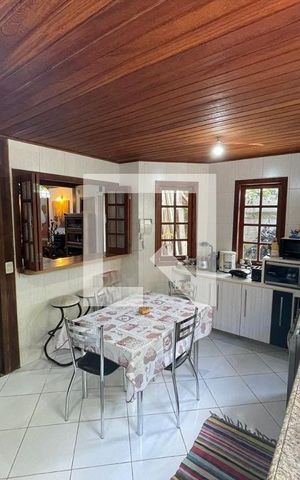 Casa para alugar com 245m², 4 quartos e 5 vagas Casa para alugar com 245m², 4 quartos e 5 vagasCozinha