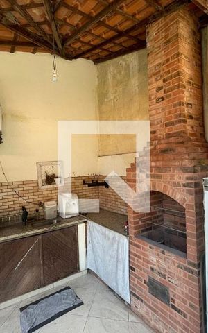 Casa para alugar com 245m², 4 quartos e 5 vagas Casa para alugar com 245m², 4 quartos e 5 vagasÁrea Externa