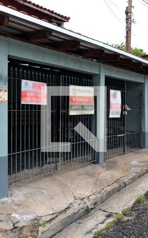 Casa à venda com 132m², 3 quartos e 2 vagasFachada