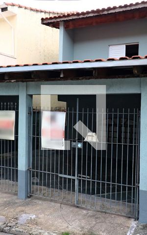 Casa à venda com 132m², 3 quartos e 2 vagasFachada