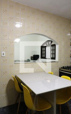 Casa à venda com 132m², 3 quartos e 2 vagasCozinha