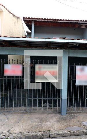Casa à venda com 132m², 3 quartos e 2 vagasFachada