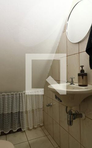 Casa à venda com 132m², 3 quartos e 2 vagasLavabo