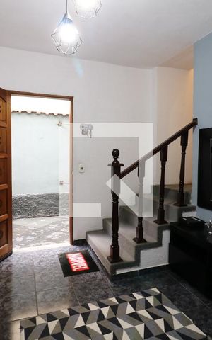 Casa à venda com 132m², 3 quartos e 2 vagasSala