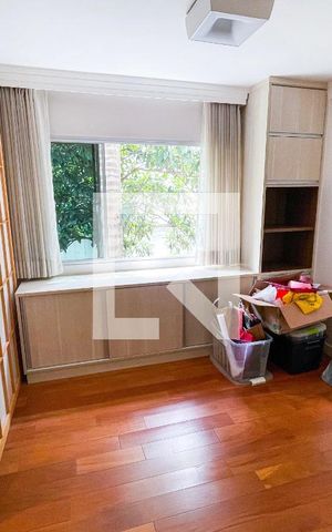 Apartamento à venda com 86m², 2 quartos e 2 vagasEscritório