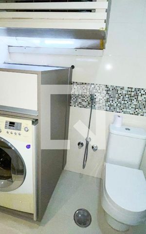 Apartamento à venda com 86m², 2 quartos e 2 vagasBanheiro do Quarto 2 com lavanderia