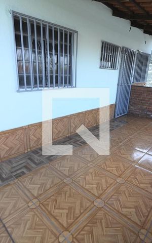 Casa à venda com 70m², 2 quartos e 1 vagaÁrea de serviço