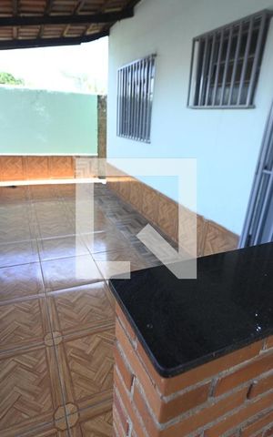 Casa à venda com 70m², 2 quartos e 1 vagaÁrea de serviço