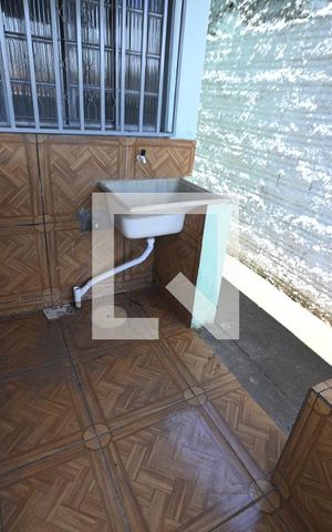 Casa à venda com 70m², 2 quartos e 1 vagaÁrea de serviço