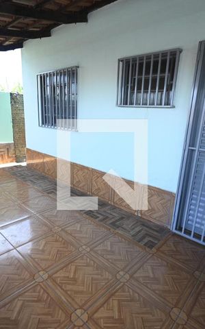 Casa à venda com 70m², 2 quartos e 1 vagaÁrea de serviço