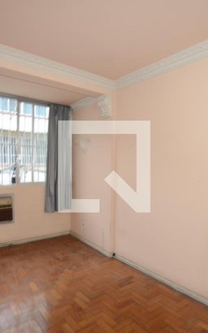 Apartamento para alugar com 75m², 2 quartos e sem vagaSala
