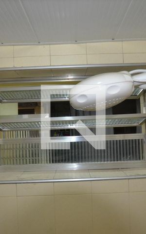 Apartamento para alugar com 75m², 2 quartos e sem vagaBanheiro