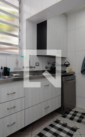 Casa à venda com 300m², 4 quartos e 3 vagas Casa à venda com 300m², 4 quartos e 3 vagasCozinha