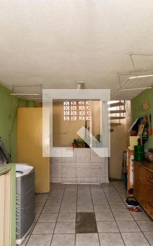 Casa à venda com 280m², 3 quartos e 6 vagas Casa à venda com 280m², 3 quartos e 6 vagasÁrea de Serviço