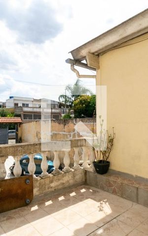 Casa à venda com 280m², 3 quartos e 6 vagas Casa à venda com 280m², 3 quartos e 6 vagasÁrea externa