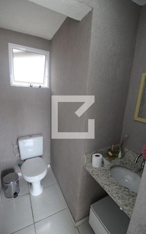 Casa de condomínio à venda com 180m², 3 quartos e 2 vagasLavabo