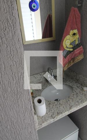 Casa de condomínio à venda com 180m², 3 quartos e 2 vagasLavabo