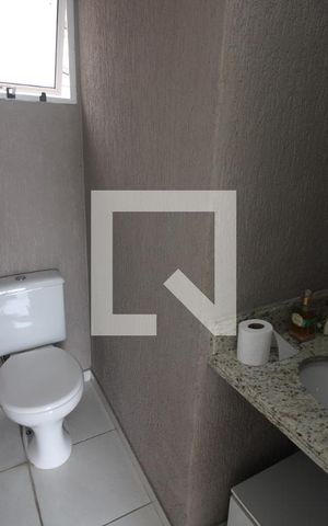 Casa de condomínio à venda com 180m², 3 quartos e 2 vagasLavabo