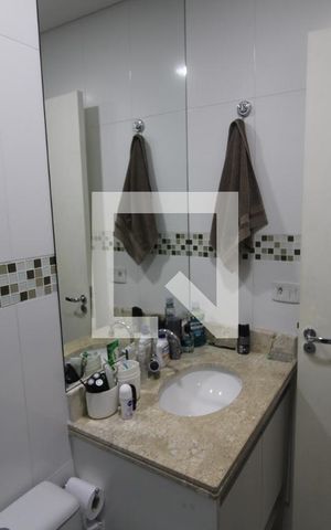 Casa de condomínio à venda com 180m², 3 quartos e 2 vagasQuarto 2 - Banheiro