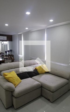 Casa de condomínio à venda com 180m², 3 quartos e 2 vagasSala