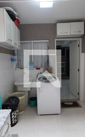 Casa de condomínio à venda com 180m², 3 quartos e 2 vagasÁrea de Serviço