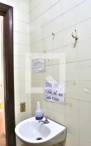 Casa à venda com 350m², 4 quartos e 4 vagas Casa à venda com 350m², 4 quartos e 4 vagasBanheiro de serviço