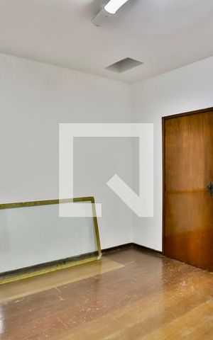 Casa à venda com 350m², 4 quartos e 4 vagas Casa à venda com 350m², 4 quartos e 4 vagasQuarto 1