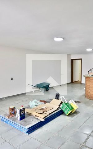 Casa à venda com 350m², 4 quartos e 4 vagas Casa à venda com 350m², 4 quartos e 4 vagasGaragem
