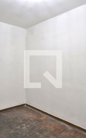 Casa à venda com 350m², 4 quartos e 4 vagas Casa à venda com 350m², 4 quartos e 4 vagasQuarto de Serviço