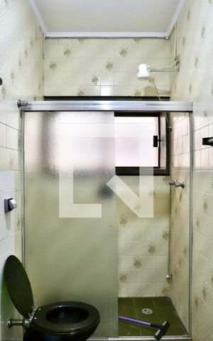 Casa à venda com 350m², 4 quartos e 4 vagas Casa à venda com 350m², 4 quartos e 4 vagasBanheiro
