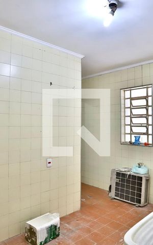 Casa à venda com 350m², 4 quartos e 4 vagas Casa à venda com 350m², 4 quartos e 4 vagasLavanderia