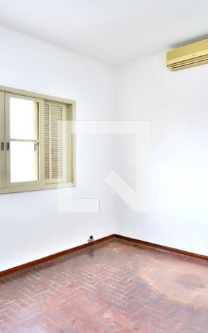 Casa à venda com 350m², 4 quartos e 4 vagas Casa à venda com 350m², 4 quartos e 4 vagasQuarto 3