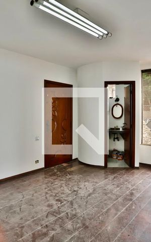 Casa à venda com 350m², 4 quartos e 4 vagas Casa à venda com 350m², 4 quartos e 4 vagasSala 1