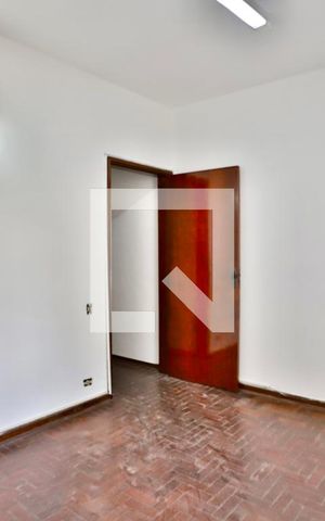 Casa à venda com 350m², 4 quartos e 4 vagas Casa à venda com 350m², 4 quartos e 4 vagasQuarto 3