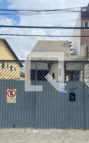 Casa à venda com 350m², 4 quartos e 4 vagas Casa à venda com 350m², 4 quartos e 4 vagasFachada