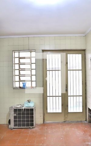 Casa à venda com 350m², 4 quartos e 4 vagas Casa à venda com 350m², 4 quartos e 4 vagasLavanderia
