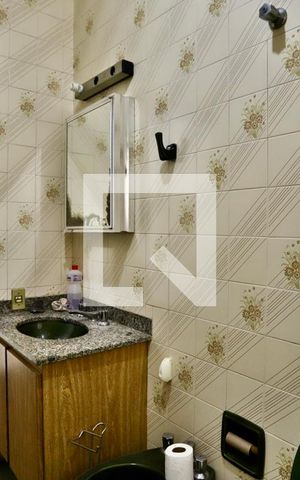 Casa à venda com 350m², 4 quartos e 4 vagas Casa à venda com 350m², 4 quartos e 4 vagasBanheiro