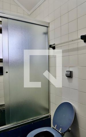 Casa à venda com 350m², 4 quartos e 4 vagas Casa à venda com 350m², 4 quartos e 4 vagasBanheiro do Quarto 1