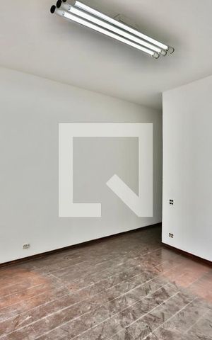Casa à venda com 350m², 4 quartos e 4 vagas Casa à venda com 350m², 4 quartos e 4 vagasSala 1