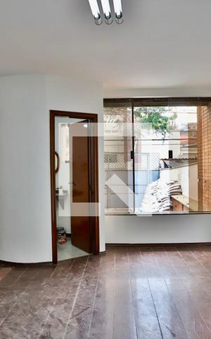 Casa à venda com 350m², 4 quartos e 4 vagas Casa à venda com 350m², 4 quartos e 4 vagasSala 1