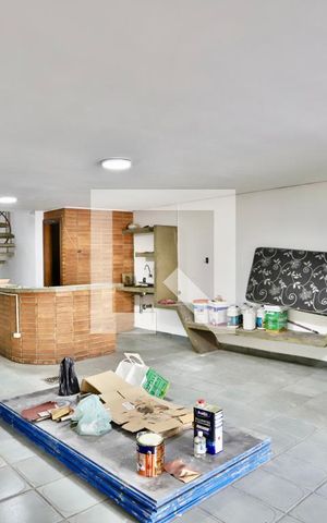 Casa à venda com 350m², 4 quartos e 4 vagas Casa à venda com 350m², 4 quartos e 4 vagasGaragem
