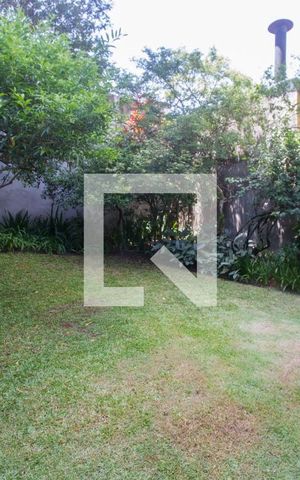 Casa à venda com 317m², 4 quartos e 4 vagas Casa à venda com 317m², 4 quartos e 4 vagasJardim