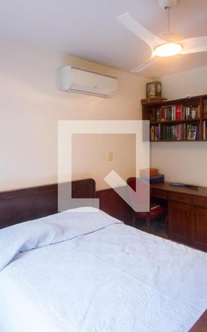 Casa à venda com 317m², 4 quartos e 4 vagas Casa à venda com 317m², 4 quartos e 4 vagasQuarto 3