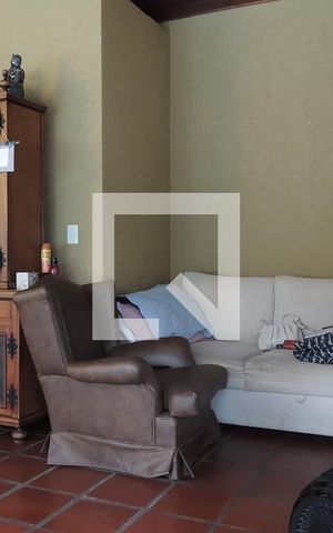 Casa de condomínio à venda com 360m², 3 quartos e 2 vagasSala