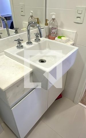 Studio para alugar com 35m², 1 quarto e sem vaga Studio para alugar com 35m², 1 quarto e sem vagaBanheiro