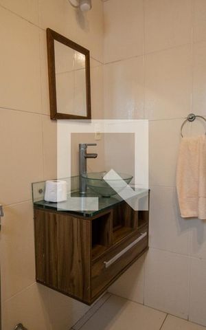 Apartamento à venda com 323m², 4 quartos e 4 vagas Apartamento à venda com 323m², 4 quartos e 4 vagasBanheiro da Suíte 2