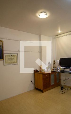 Apartamento à venda com 323m², 4 quartos e 4 vagas Apartamento à venda com 323m², 4 quartos e 4 vagasQuarto 2