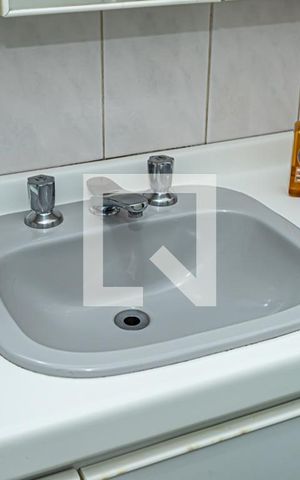 Casa à venda com 126m², 3 quartos e 1 vaga Casa à venda com 126m², 3 quartos e 1 vagaBanheiro