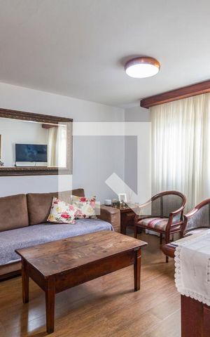Casa à venda com 144m², 4 quartos e 2 vagasSala